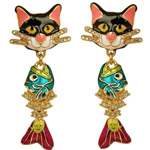 Ritzy Couture Alley Cat & Fishbone Charm Earrings (Goldtone)